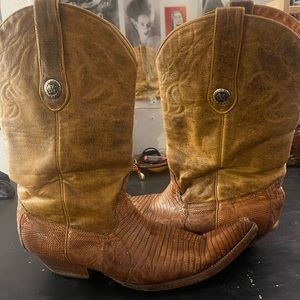 Pointed Marlboro Cowboy Boots